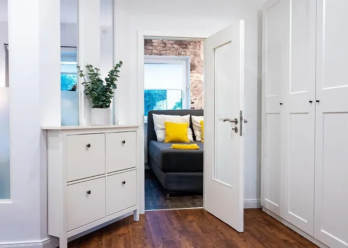 Shabby Chic In Ideal Location