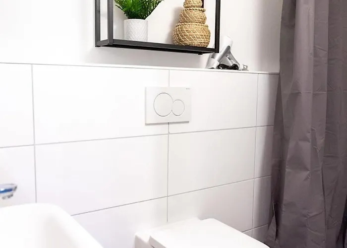 Shabby Chic In Ideal Location Apartment